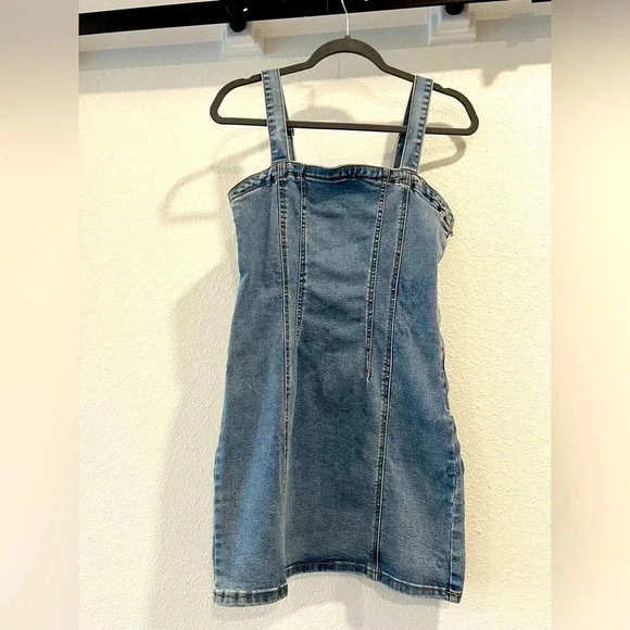 ☀️2 for $15☀️Denim mini dress, fitted but with stretch. Size L, Forever 21 - Picture 8 of 8